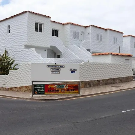 Apartamento Near The With A Huge Terrace Patio, Wifi And Parking *