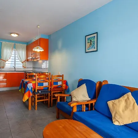 Near The With A Huge Terrace Patio, Wifi And Parking Apartamento