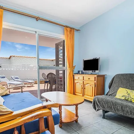 Apartamento Near The With A Huge Terrace Patio, Wifi And Parking